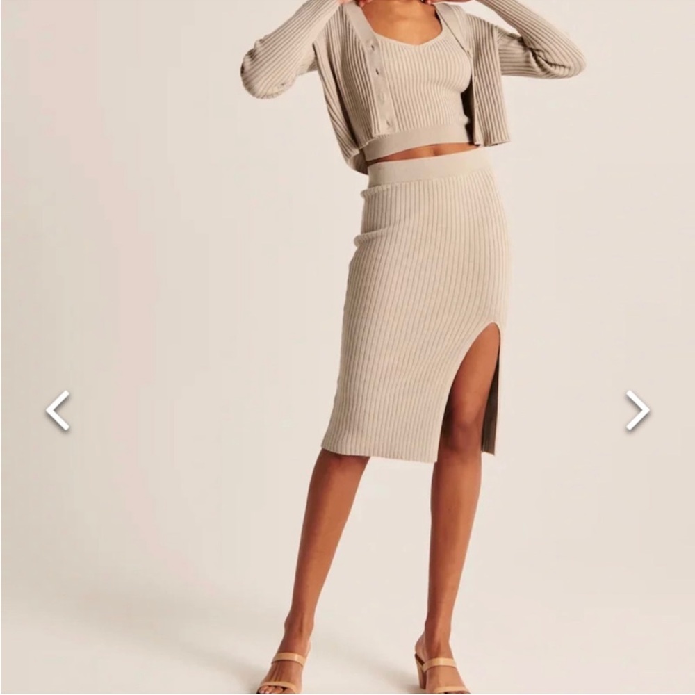 Abercrombie sage green midi skirt